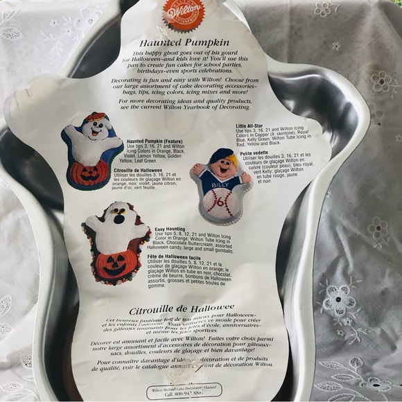 Wilton Haunted Pumpkin Cake Pan - Picture 3 of 9